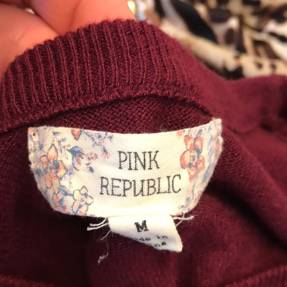 Pink Republic Sweater with open Shoulders size Medium - Picture 8 of 10
